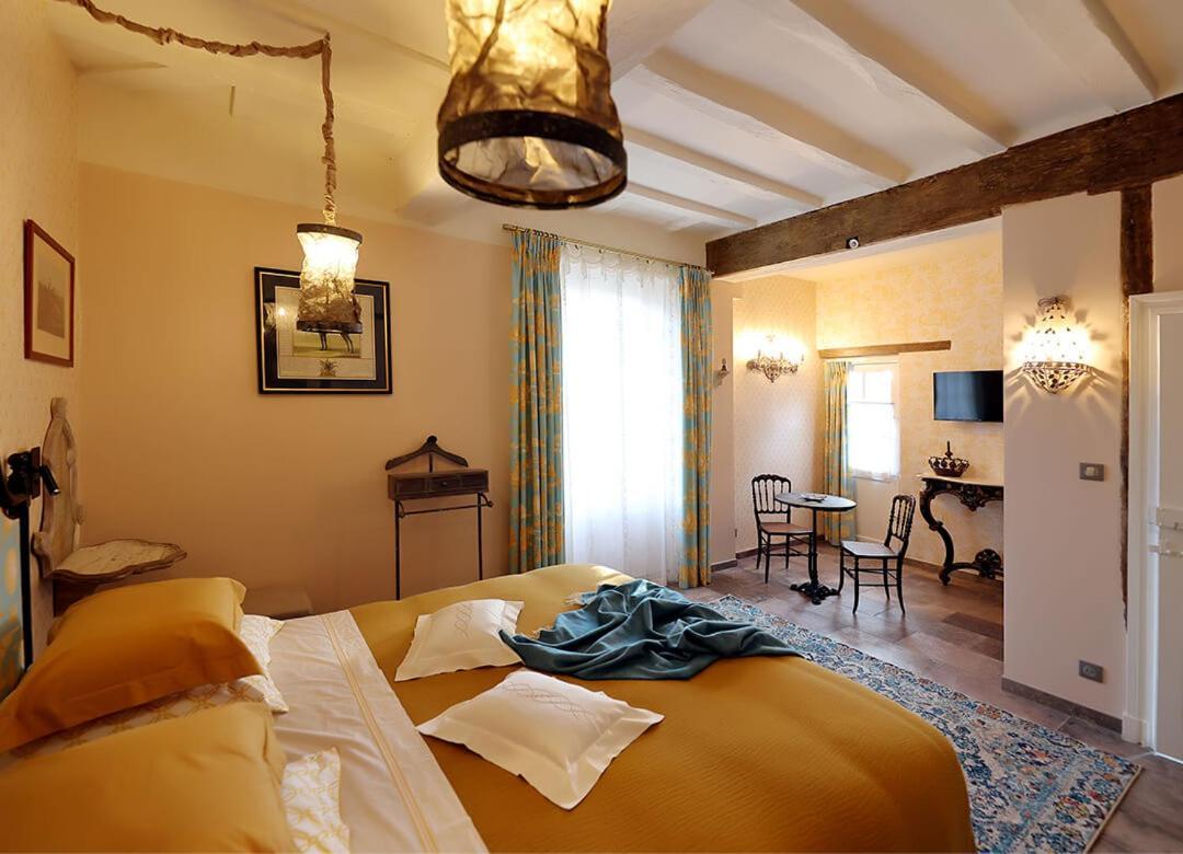 Chateau Du Go Guest house *